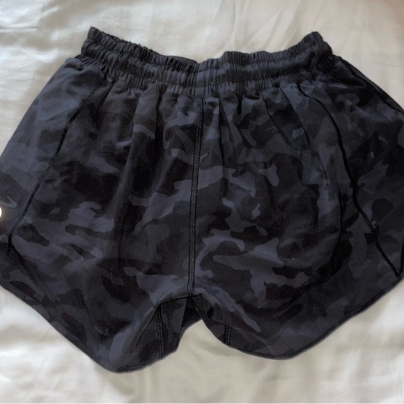 Lulu Lemon Black Camo Running Shorts - Picture 3 of 3